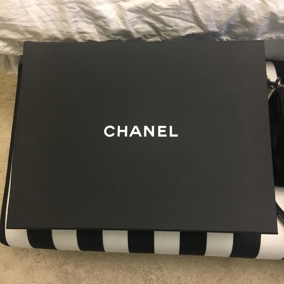 ❌SOLD❌ Chanel Caviar Chevron new Med. Boy Flap - Picture 8 of 8